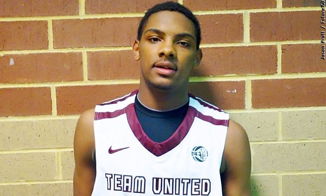 2013 Sindarius Thornwell carrying load for South Carolina