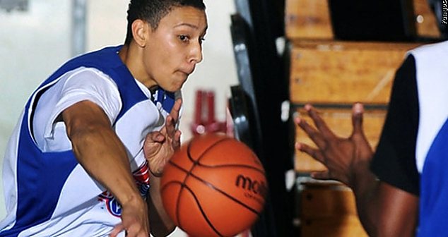 2015 forward Ben Simmons is headed to Baton Rouge.