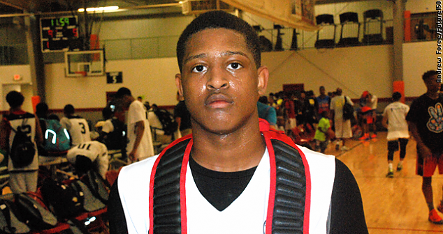 Darian Adams chooses his college home.