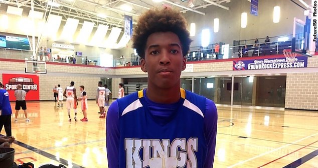 Denel Davis stayed focused and locked in at all times