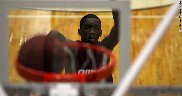 2015 SG Shake Milton is making strides.